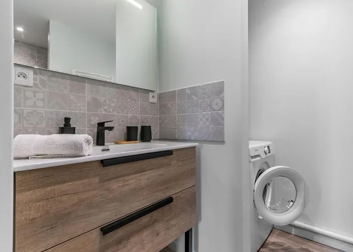 Le Petit George V - Design Proche Thermes شقة